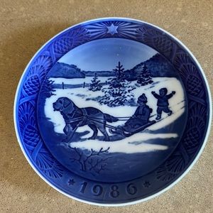 Royal Copenhagen Christmas plate 1986